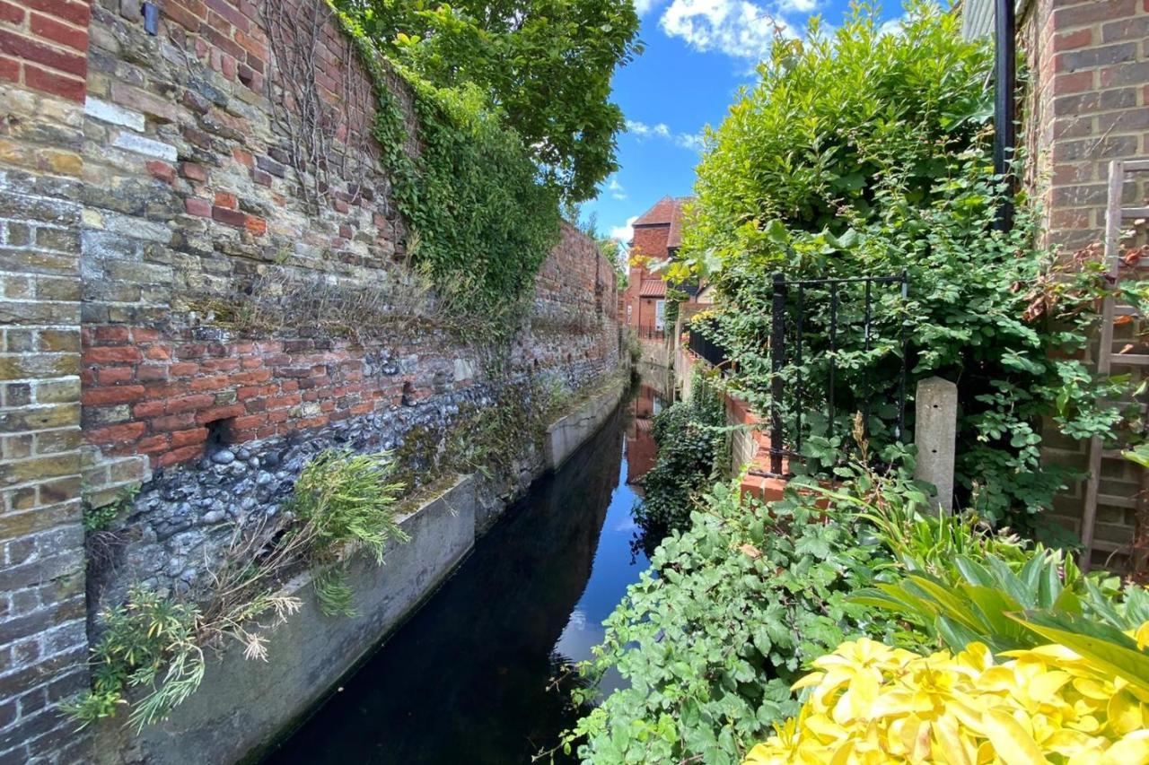 Delf Stream, Close To Town With Lovely Sunny Terrace Sandwich Exterior photo